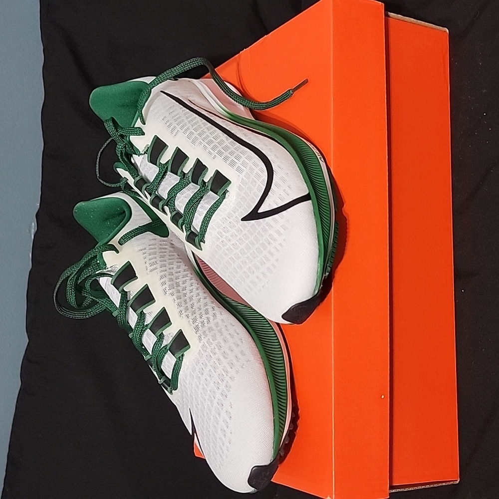 NIKE Zoom Pegasas 37 NY Jets Women's 9.5/ Men's 8 -White, Green, Black